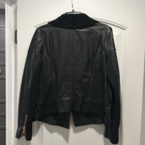 Leather jacket with shearling collar - Picture 5 of 10